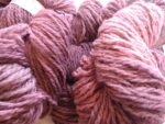 Fil a tricoter laine locale bio teinture ecologique la laine des coccinelles