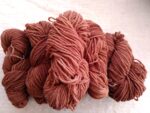 Fil a tricoter laine locale bio teinture ecologique la laine des coccinelles