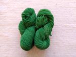 Fil a tricoter laine locale bio teinture ecologique la laine des coccinelles