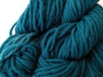 Fil a tricoter laine locale bio teinture ecologique la laine des coccinelles