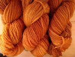 Echeveau fil à tricoter laine couleur orange brûlée