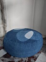 Pouf ou zafu en coton teint à l'indigo et shibori