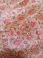 Contour du Marmitou réalisé avec un drap de lit à petites roses