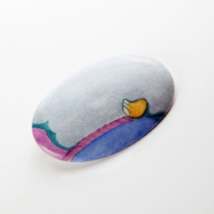 Bouton en céramique artisanale fabriqué lors d'un atelier avec Viviane Bechoux