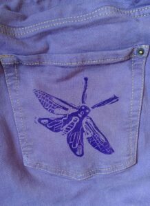 Atelier de gravure sur gomme et impression textile avec Spacepafpaf